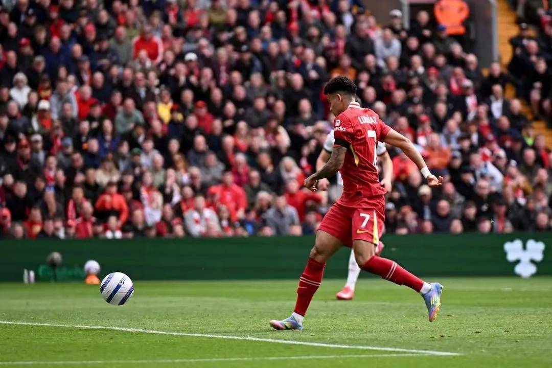 萨拉赫在老鹰比赛中领先优势明显，险胜引发热议！