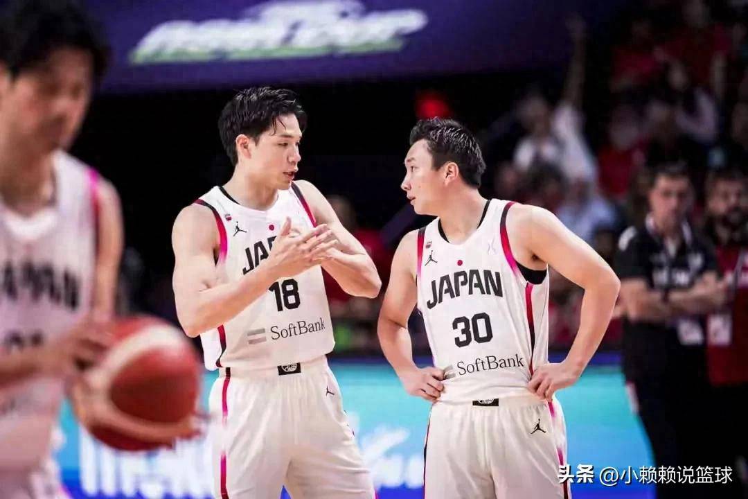 转折点英格兰国家队复出首秀，亚洲杯冲刺阶段攻防权衡，赛场秩序良好，临场指挥获称赞的简单介绍